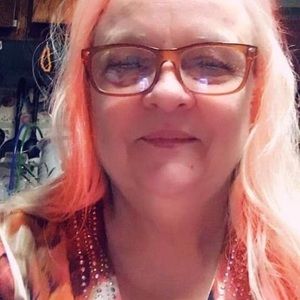 Meet your Posher, Pam